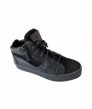 Высокие кроссовки / кеды