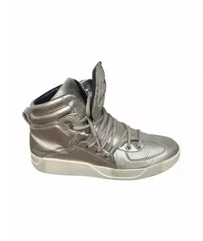 Высокие кроссовки / кеды