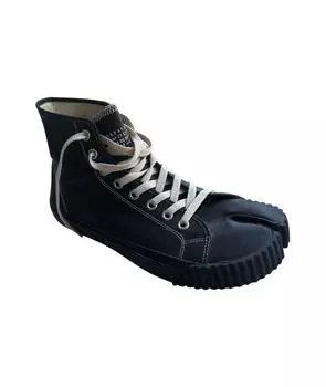 Высокие кроссовки / кеды