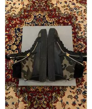 Высокие кроссовки / кеды