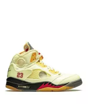 Высокие кроссовки / кеды