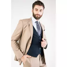 Мужской костюм бежевый