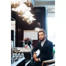 Мужской костюм двубортный черный