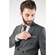 Мужской костюм двубортный серый