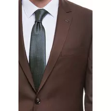 Мужской костюм коричневый