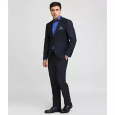 Мужской костюм в клетку черный