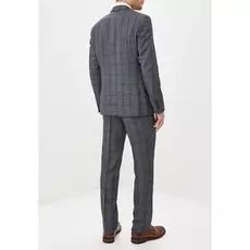 Мужской костюм в клетку серый