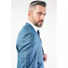 Мужской костюм в клетку синий