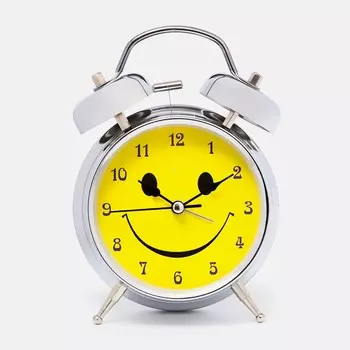 Будильник Смайл (13х11х6 см)