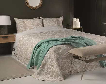 Пледы и покрывала Antonio Salgado