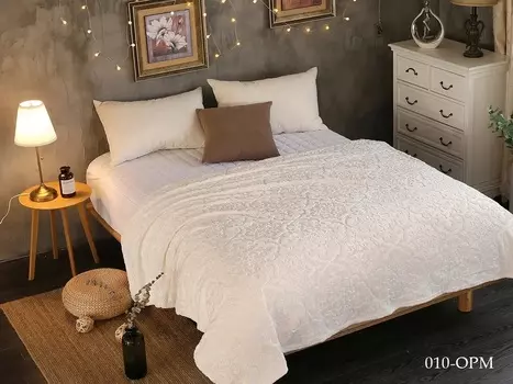 Пледы и покрывала Cleo