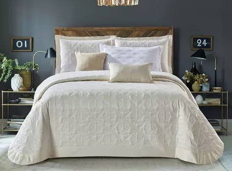 Пледы и покрывала Cristelle