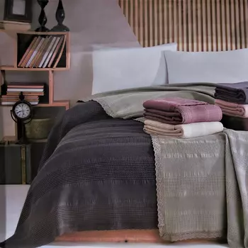 Пледы и покрывала KARVEN