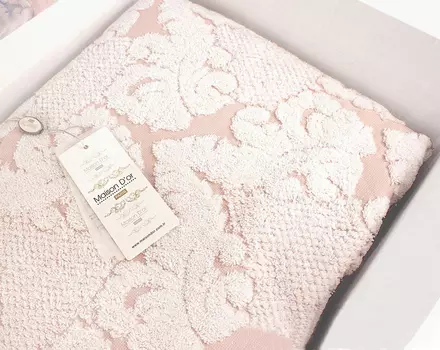 Пледы и покрывала Maison D'or