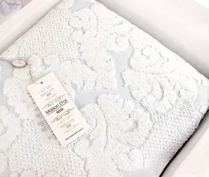 Пледы и покрывала Maison D'or
