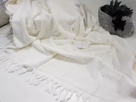 Пледы и покрывала Maison D'or