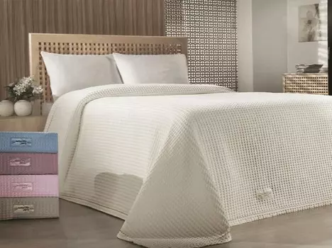 Пледы и покрывала Maison D'or