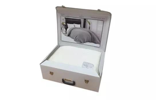 Пледы и покрывала Maison D'or