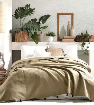 Пледы и покрывала Saheser