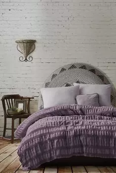 Пледы и покрывала Saheser