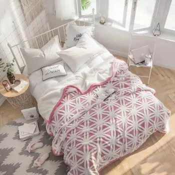 Покрывала, подушки, одеяла для малышей Tango