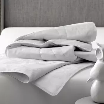 Покрывала, подушки, одеяла Togas