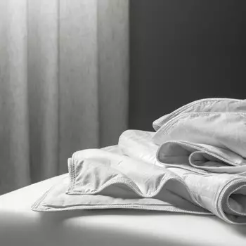 Покрывала, подушки, одеяла Togas