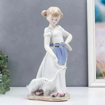 Сувенир Девочка с гусями (15х17х31 см)