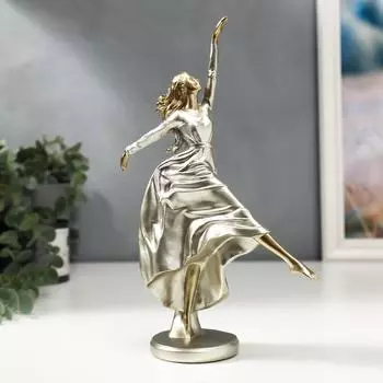 Сувенир Девушка - Бегущая по ветру (7х17х26 см)