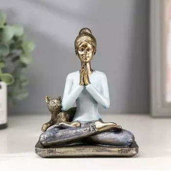 Сувенир Девушка в позе лотоса, с котом (14х11х8 см)