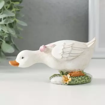 Сувенир Гусенок с розовым бантом на полянке (12х6х6 см)