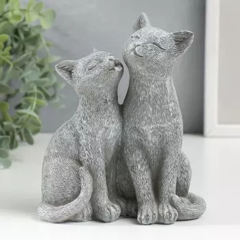 Сувенир Кот и кошка - умывание (13х8х15 см)