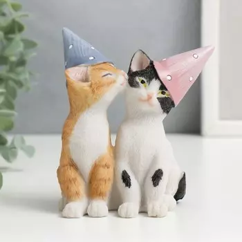 Сувенир Котята в колпаках (9х6х10 см)