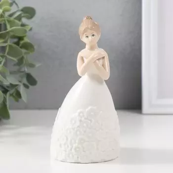 Сувенир Невеста перед свадьбой (7х8х14 см)