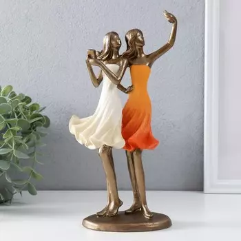 Сувенир Селфи подружек (13х8х26 см)