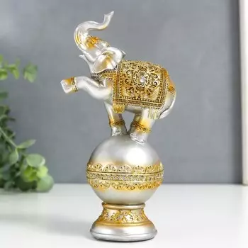 Сувенир Слон на шаре в ажурной попоне (19х9х6 см)