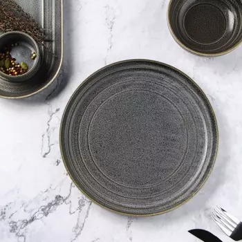 Тарелка (22х22х3 см)