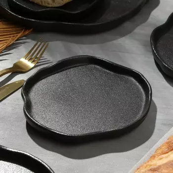 Тарелка Черная (17х15х2 см)