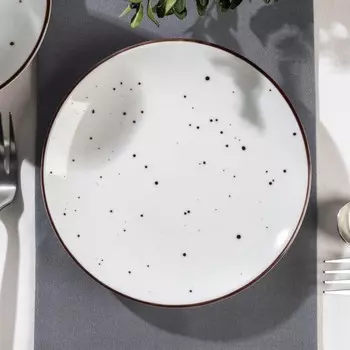 Тарелка Dots (17х17х2 см)