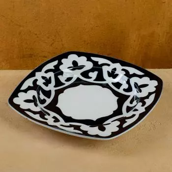 Тарелка Пахта (22х22х3 см)