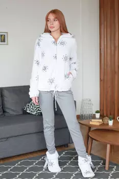 Жен. костюм "Снежинка" Белый р. 48