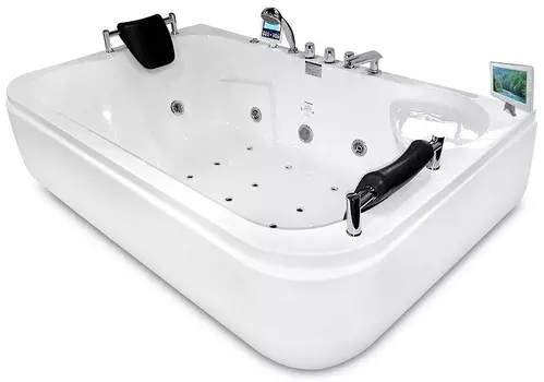 Акриловая ванна Gemy