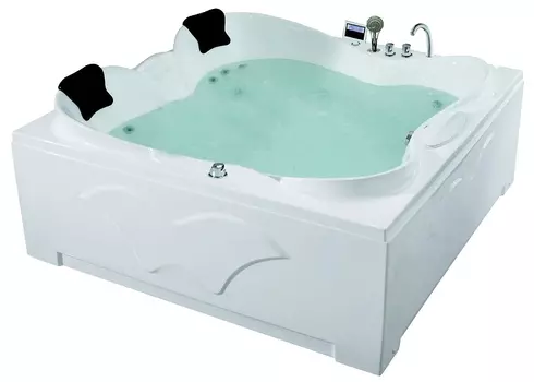 Акриловая ванна Gemy