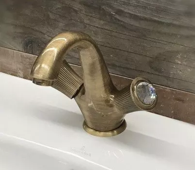 Смеситель для раковины Fiore