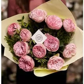 11 пионовидных роз Bridal Piano 50 см с зеленью