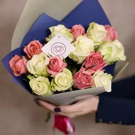 15 белых и розовых роз 40 см Premium