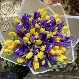 15 ирисов и 50 тюльпанов