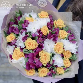 15 кенийских роз, 9 альстромерий и 3 хризантемы