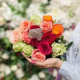 15 роз микс 50 см