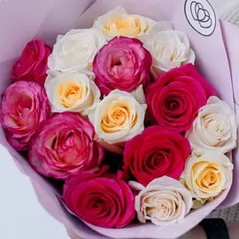 15 роз микс в нежных тонах 50 см